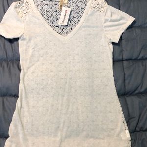 Buckle BKE laser cut vneck tee